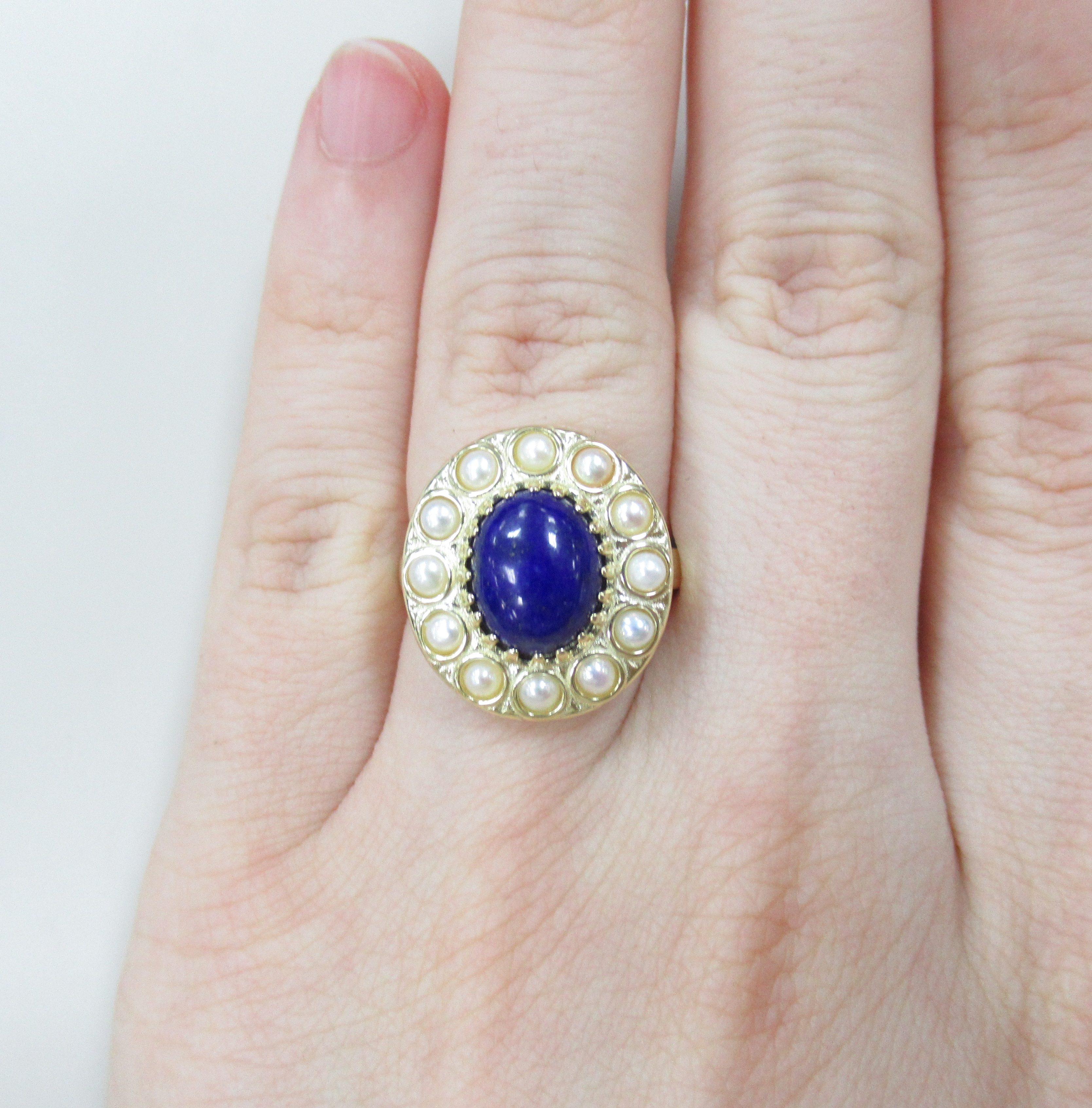 Серебряное кольцо с лазуритом и жемчугом